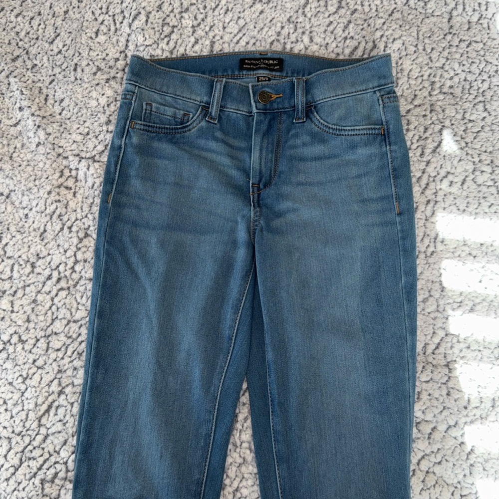 Banana Republic Super Stretch leggings fit jeans